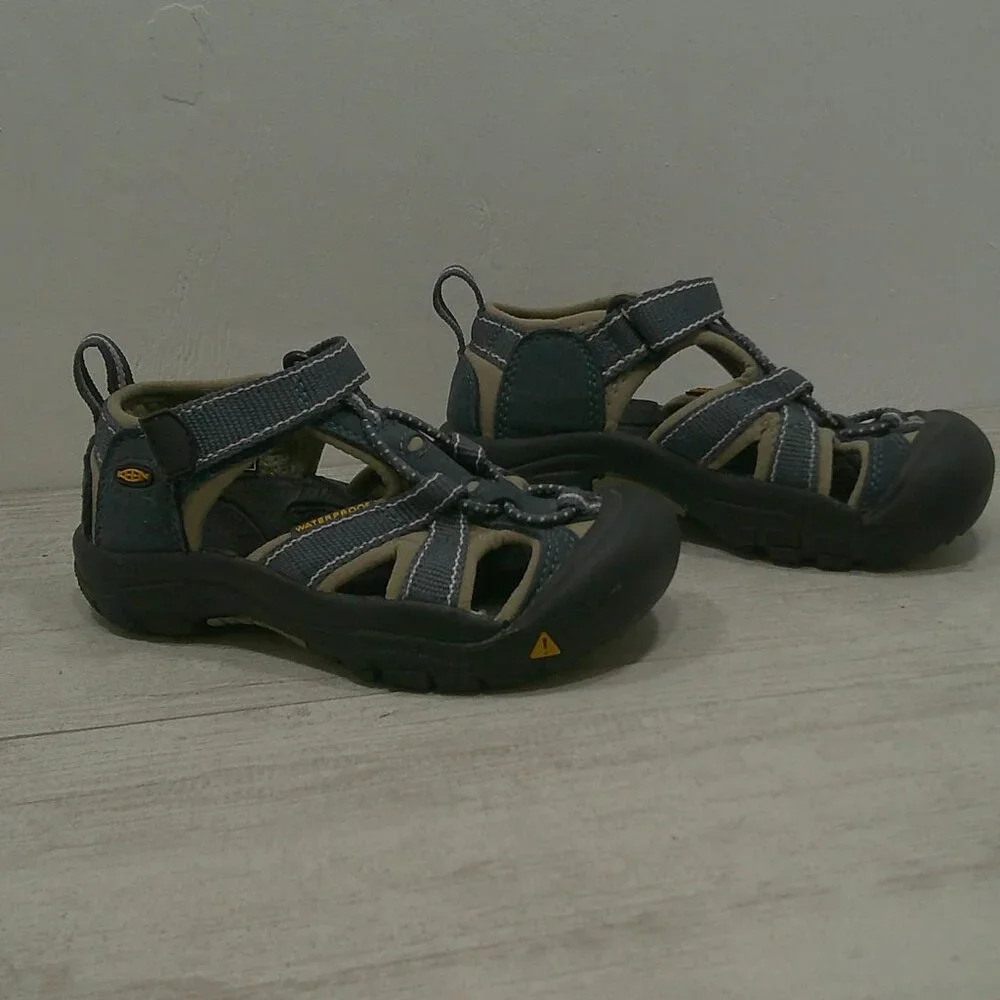 KEEN Kids Hiking Outdoor Sandals Newport Waterproof Gray Blue Size 10 EU 27/28